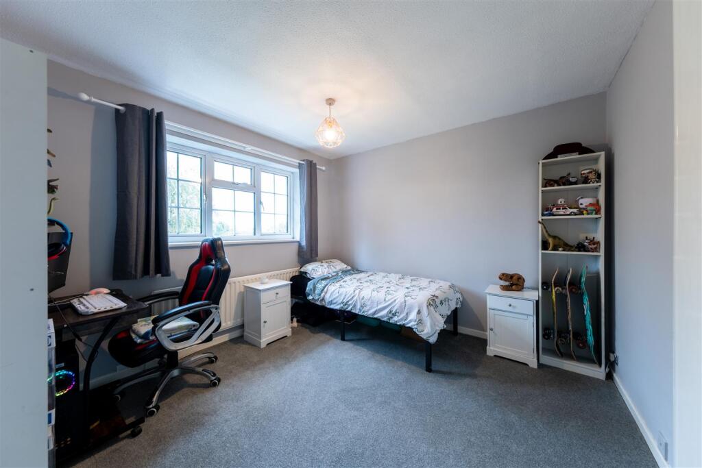 6 Warren Close-020.jpg