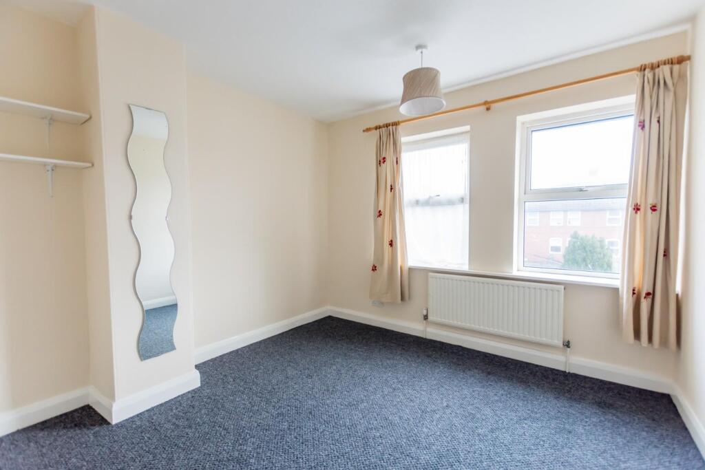 Lucas Avenue (86) bed1.jpg