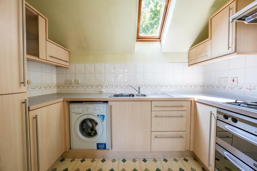 Doe Close, Penylan, HernCrabtree (10).jpg