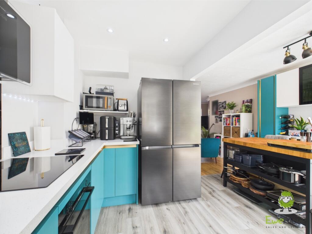 CAM03778G0-PR0225-STILL014