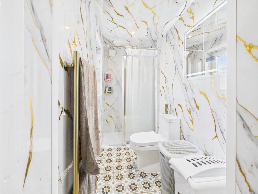 CAM03062G0-PR0215-STILL008