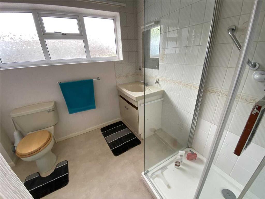 Shower Room:
