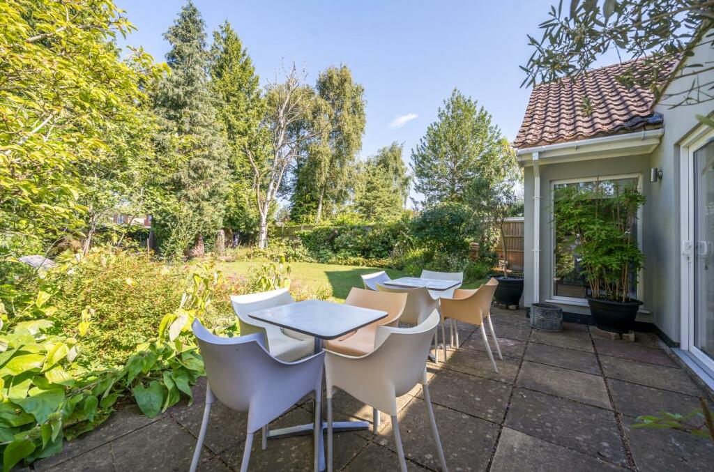 Longrood Road, Rugby