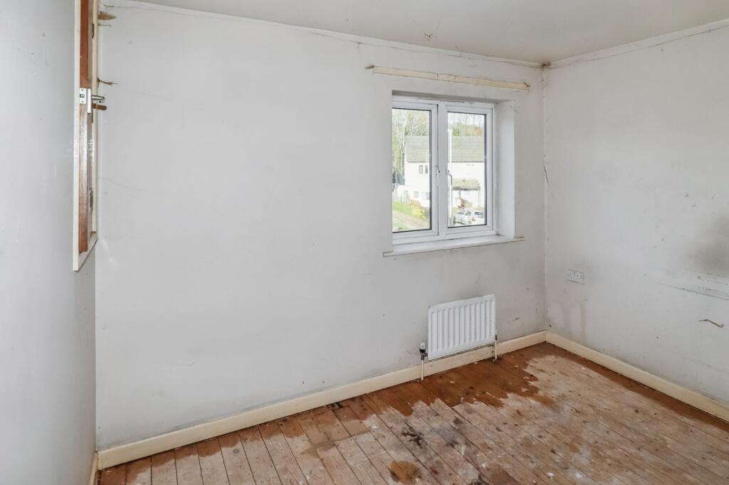 4 Hebble Brook Close, Mixenden, Halifax, HX2 8UJ