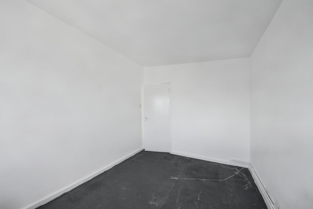 6 Russell Court, St. Neots, Cambridgeshire PE19 1AZ