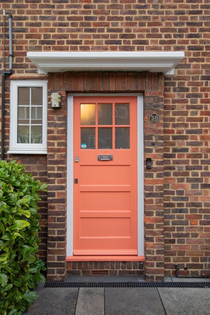 Douglas Avenue - E17