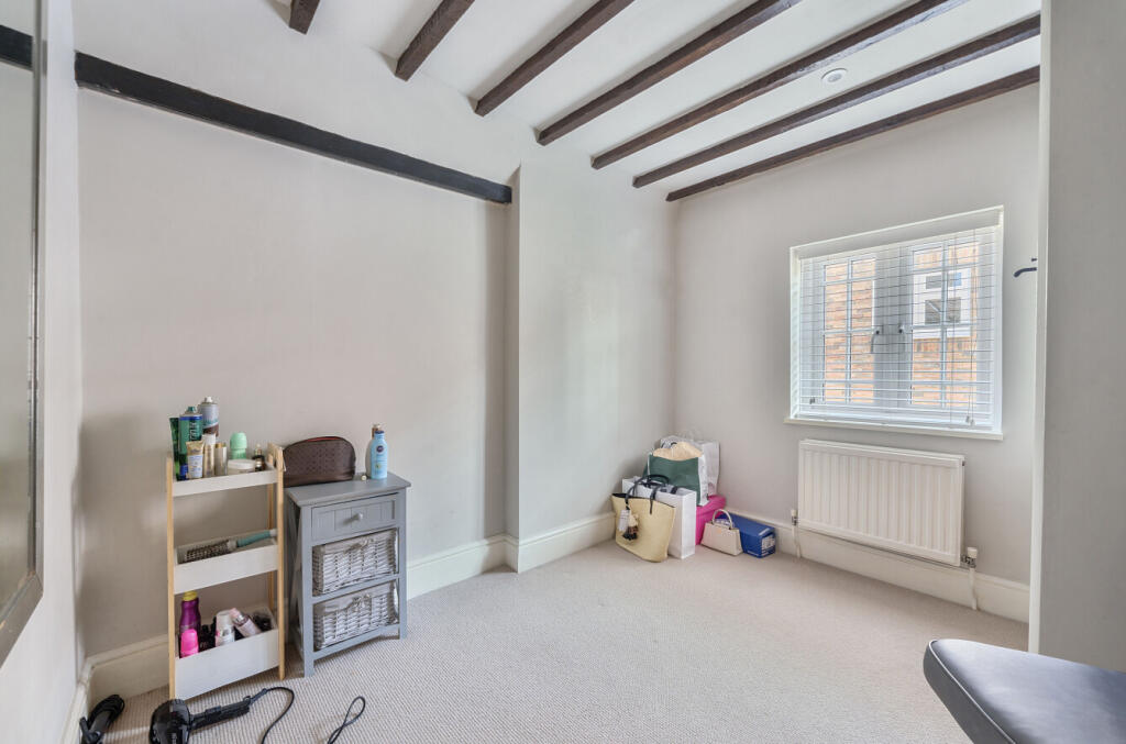 1311800-32-6853f6...