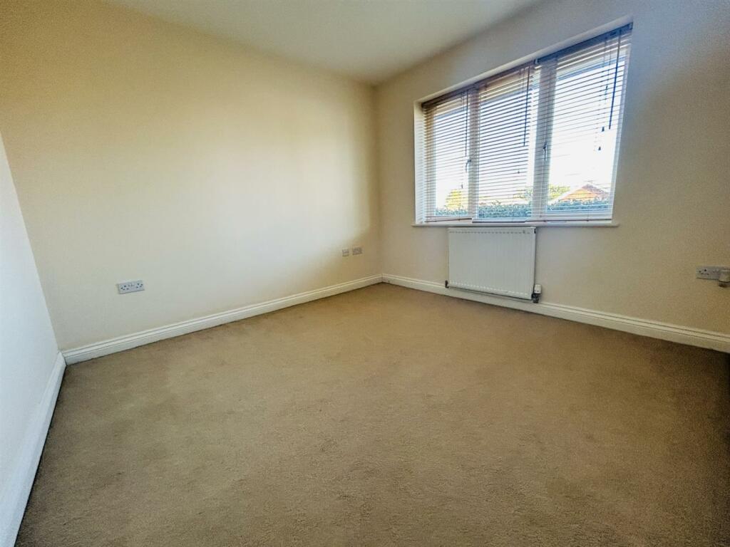 01323 438506