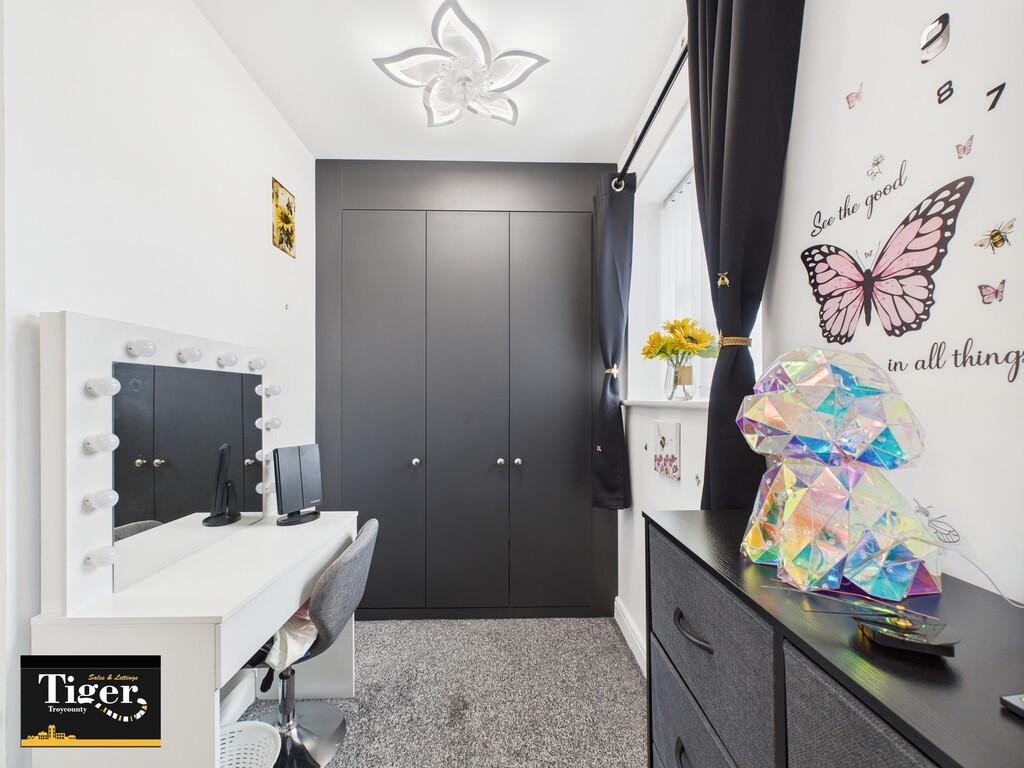 CAM02176G0-PR0653...