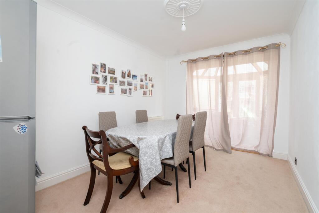 20 Thornton Road_8.jpg