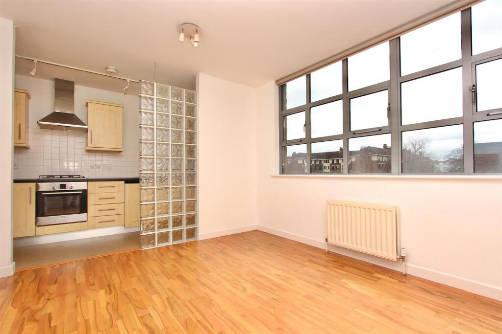Somerford Grove, N16