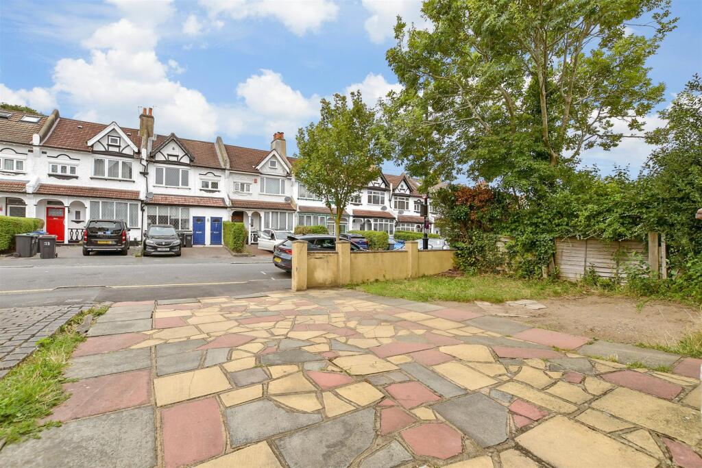 Driveway/Parking