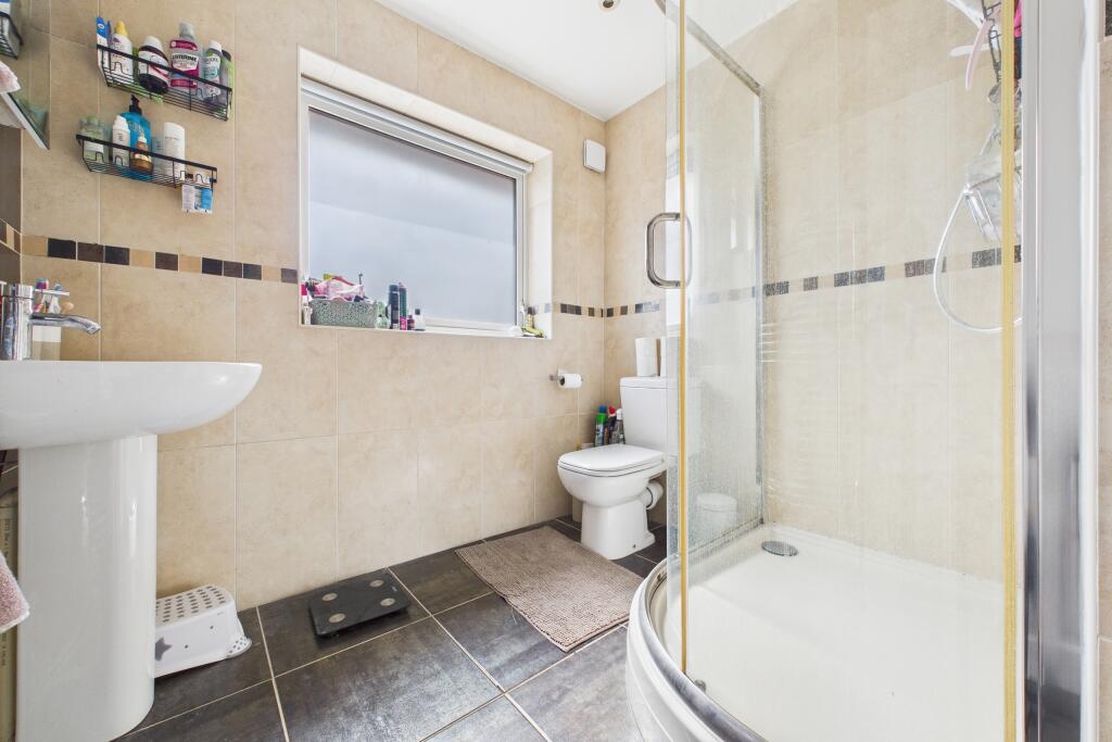 CAM05454G0-PR0038-STILL005