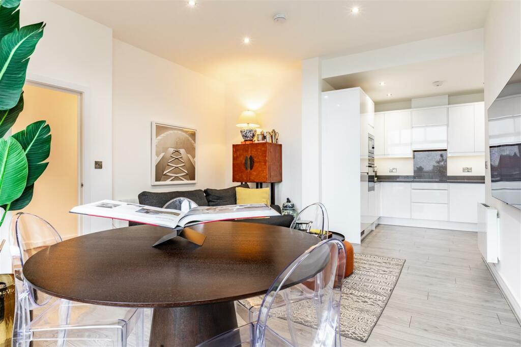 Living Room/Kitchen