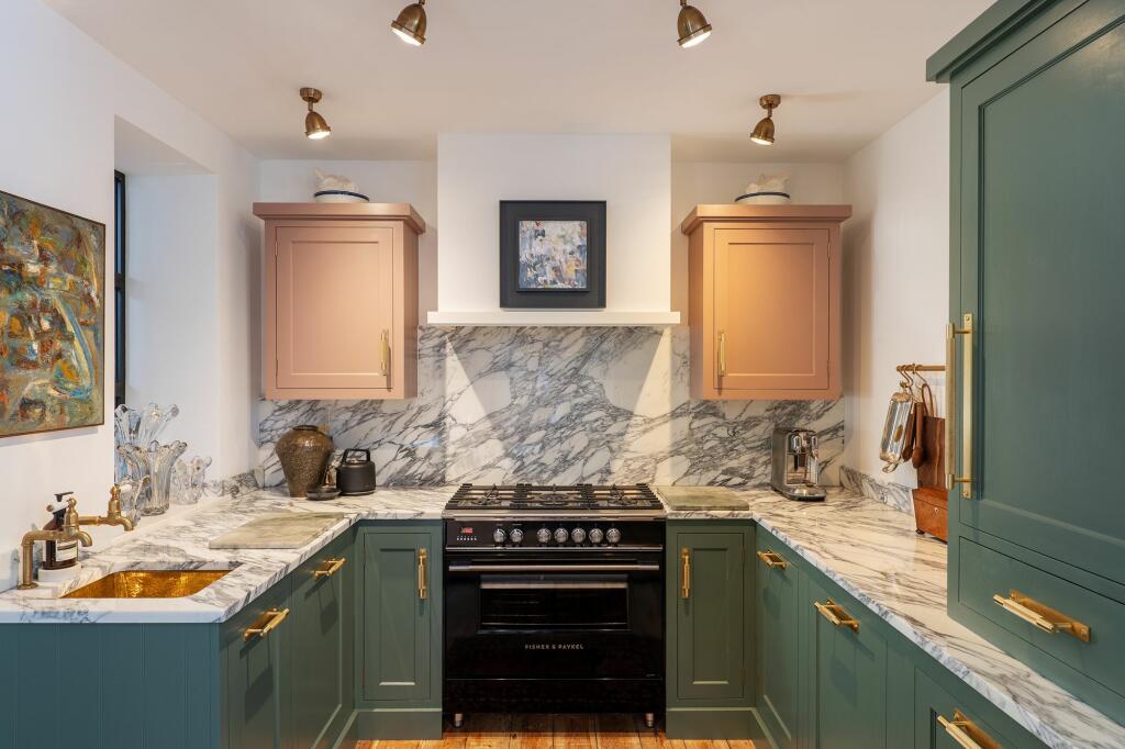 Flag Cottage, Dartmouth, Kitchen Area