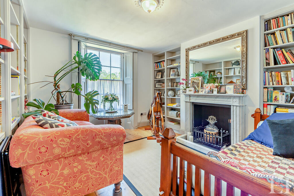 8651484-interiorW...