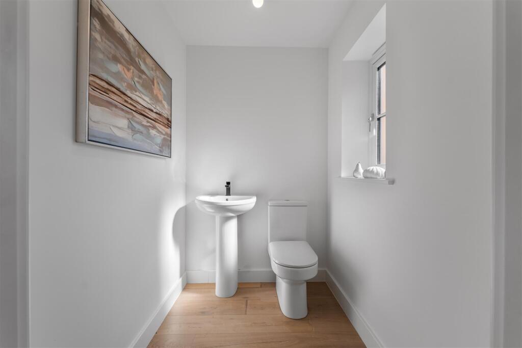 GROUND FLOOR CLOAK ROOM