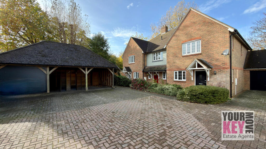 Lancaster Drive, Hawkinge, Folkestone, Kent CT18 7SW