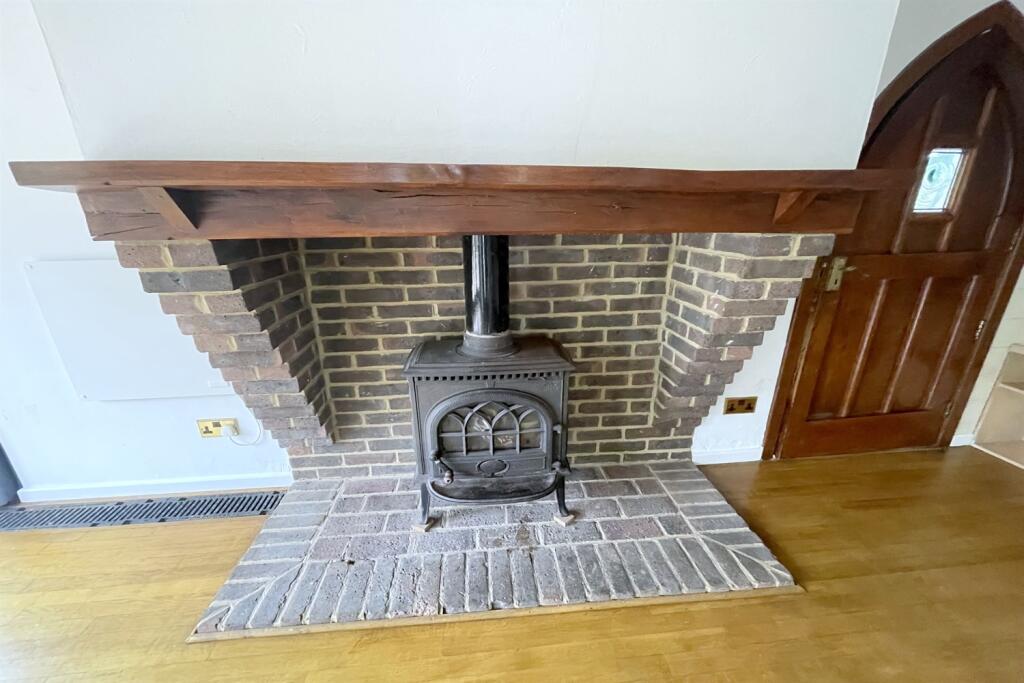 Working wood burner