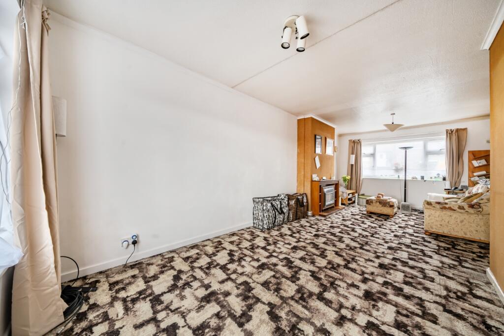 CWRT PENTWYN LIVING ROOM BACK TO FRONT