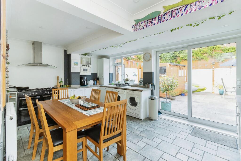 Kitchen/Breakfast