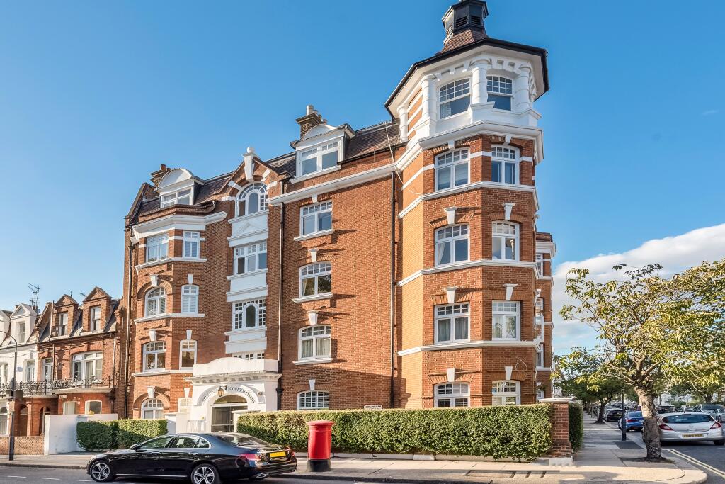 9 Hurlingham Court M