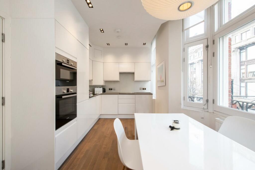 KITCHEN 2.jpg