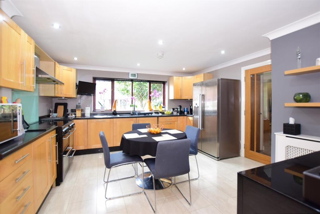 Kitchen/Breakfast Room