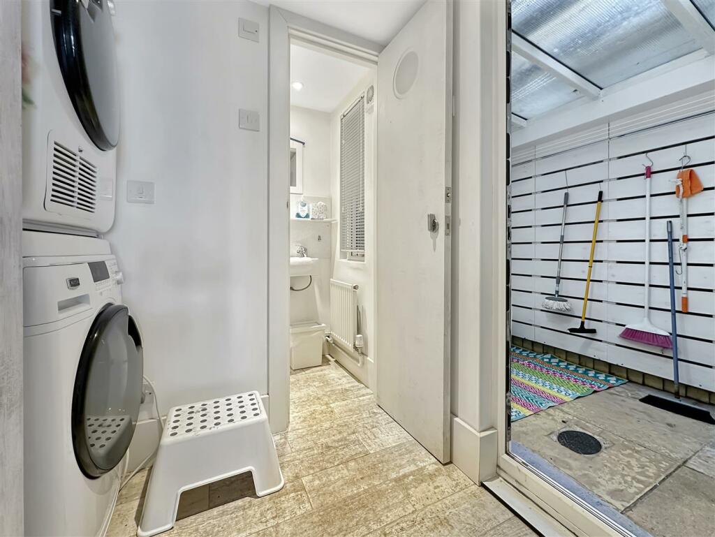 Downsatirs WC &amp; Utility.JPG