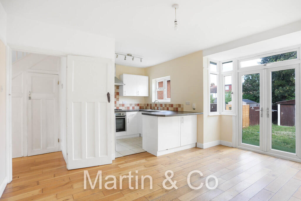 1494137015 - 77 C...