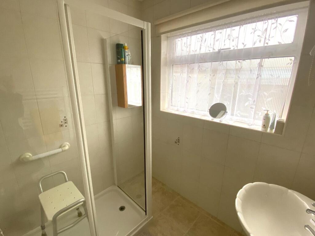 Shower Room.JPG