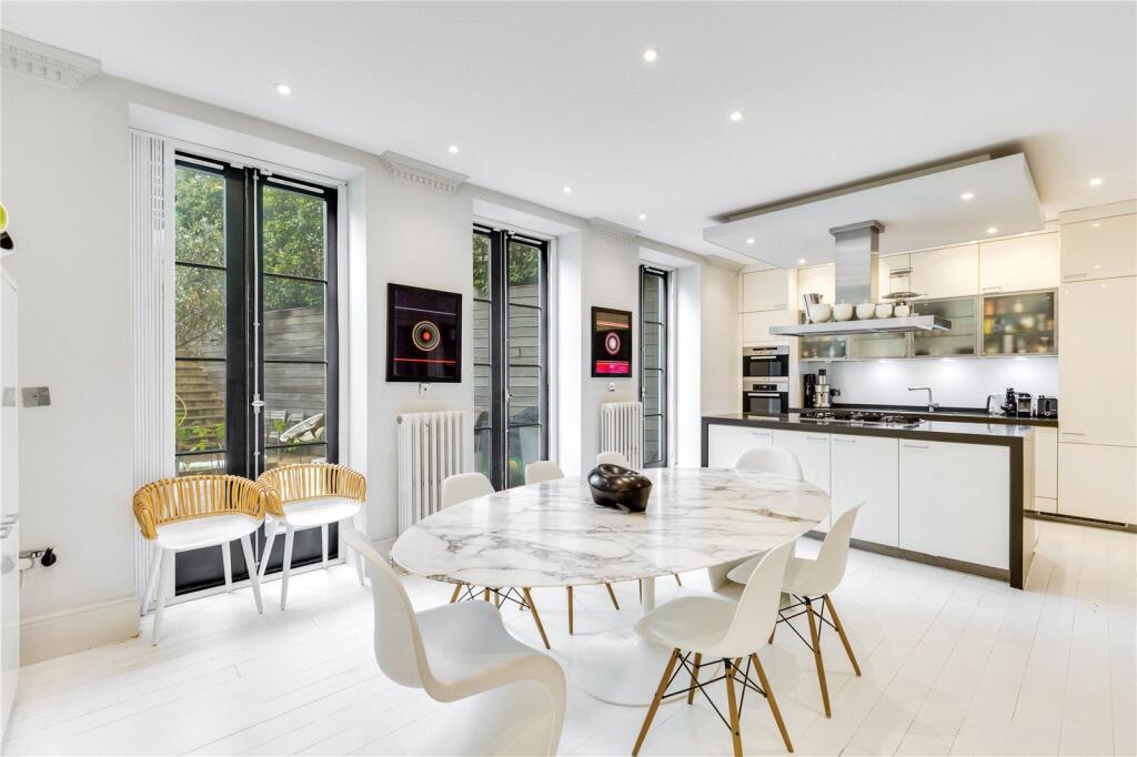 Kitchen / Dining