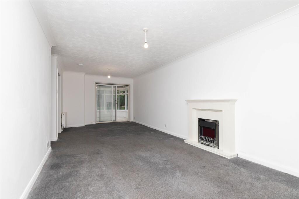 Lounge Dining Room