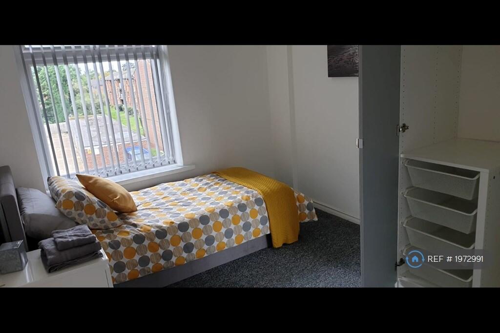 Twin Bedroom