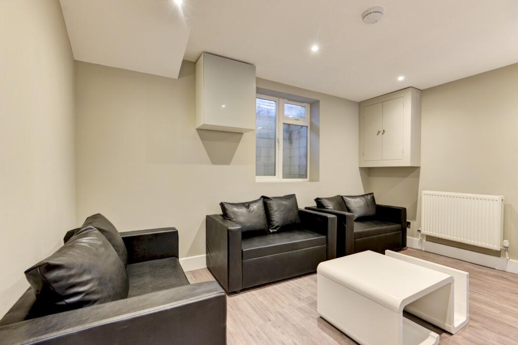 28 Caledonian Road Lounge