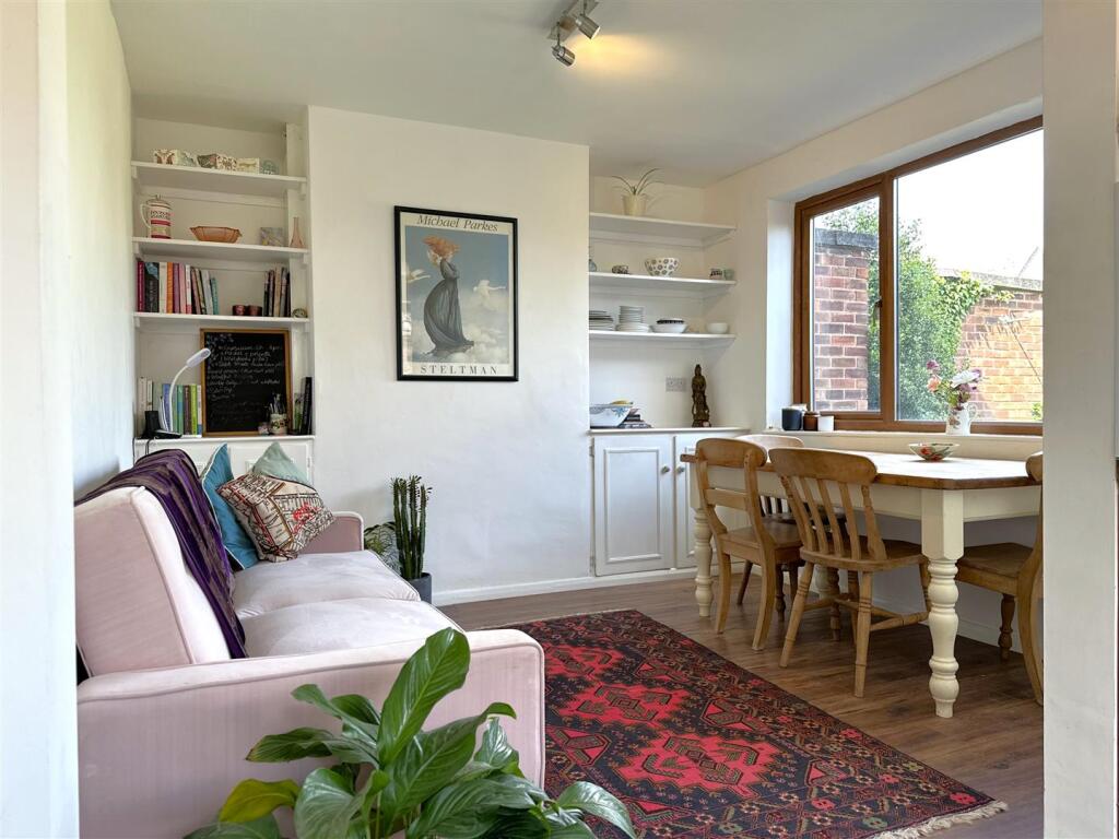 Dining Room 995