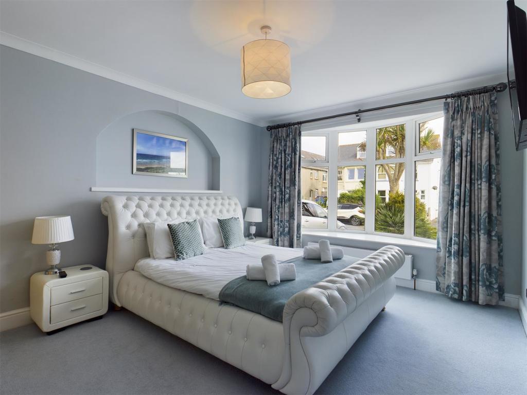 Front Bedroom.jpg