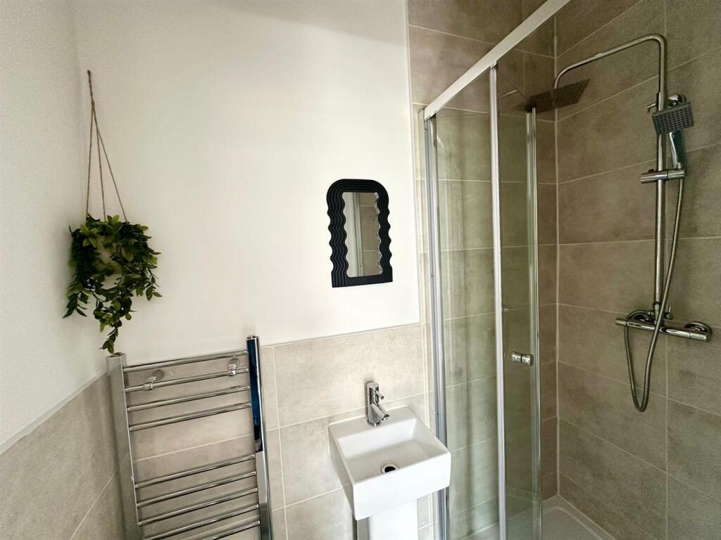 WhatsApp Image 2025-08-12 at 16.01.25_85de5b0c.jpg