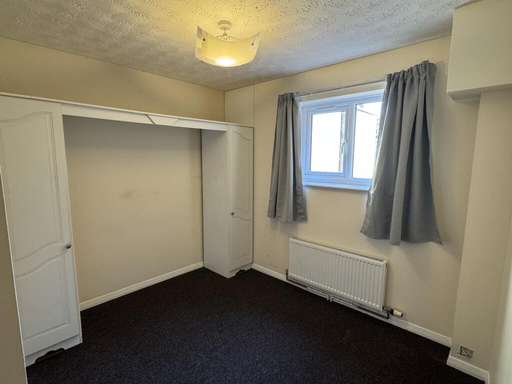 Flat 1 Blackswan House - bedroom