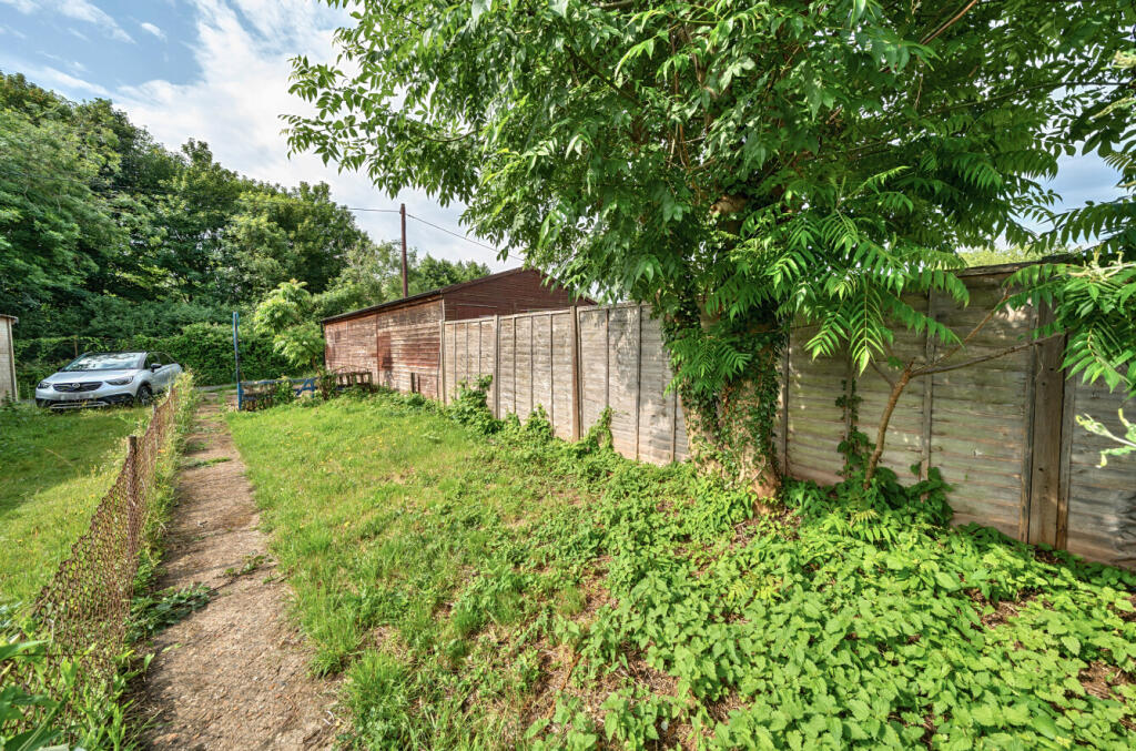 1311771-10-684d99...