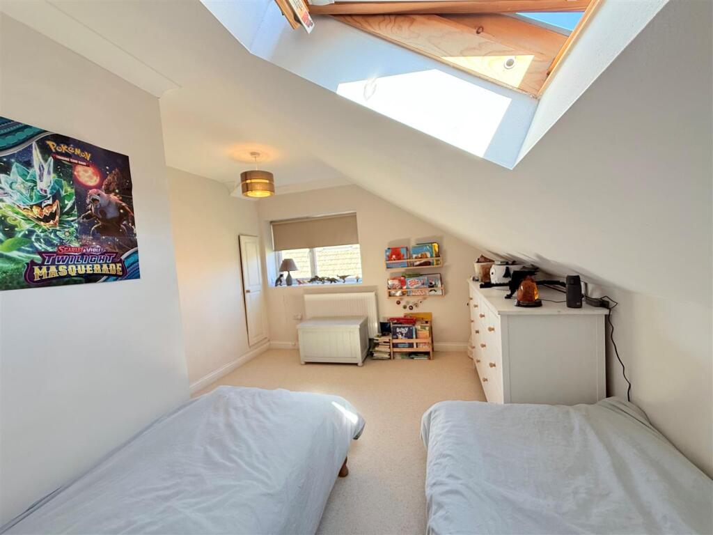 bedroom 2 3.jpg