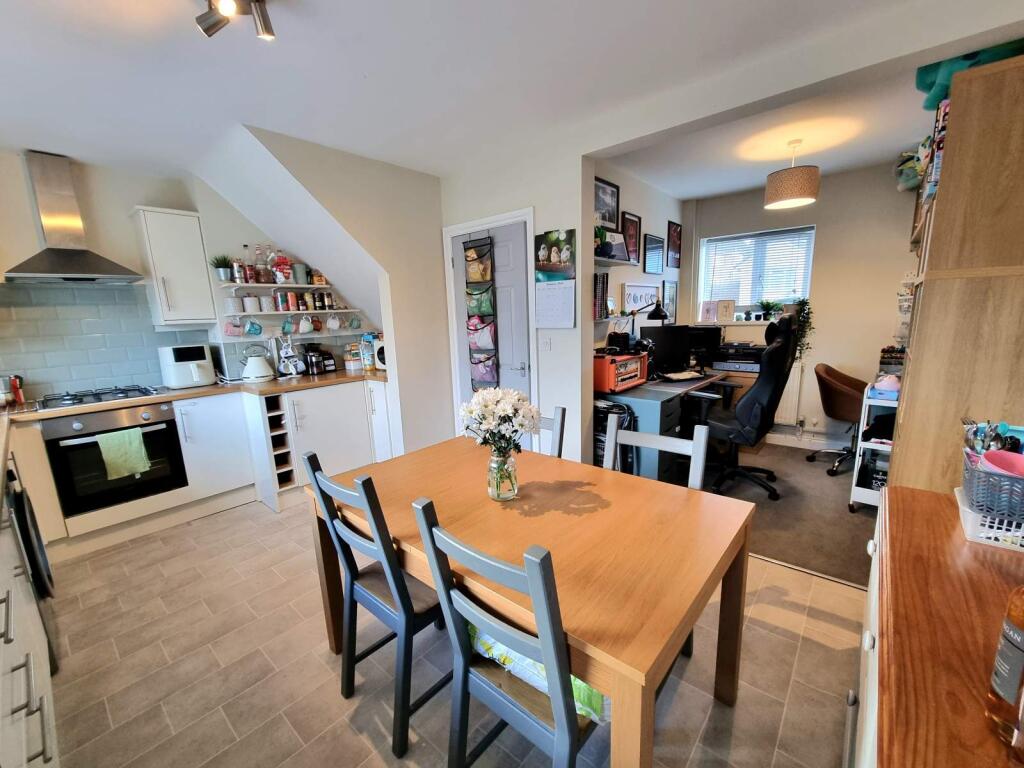 Kitchen / Dining Room