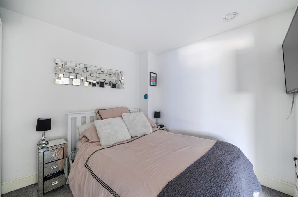 1382316-6-69204bd...