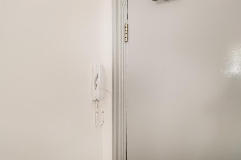 78-80 Spruce Hills Flat 5-25_web.jpg