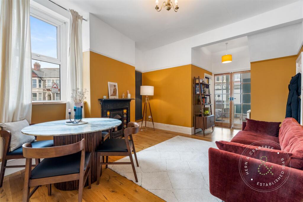 Kelvin Road, Roath, Hern Crabtree (13).jpg