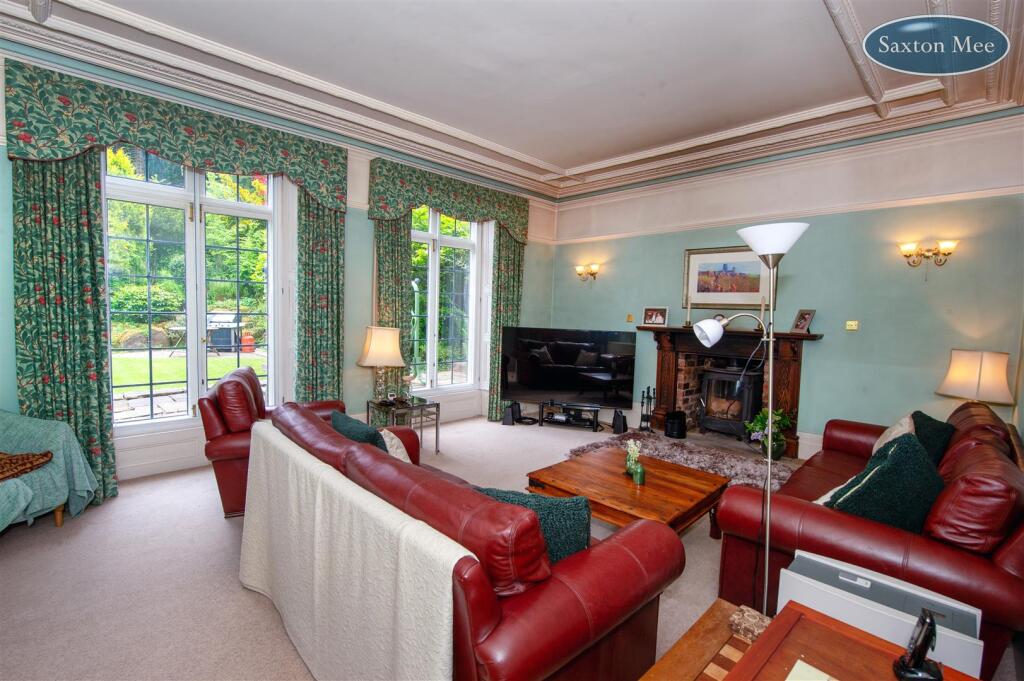 lounge 1662.jpg