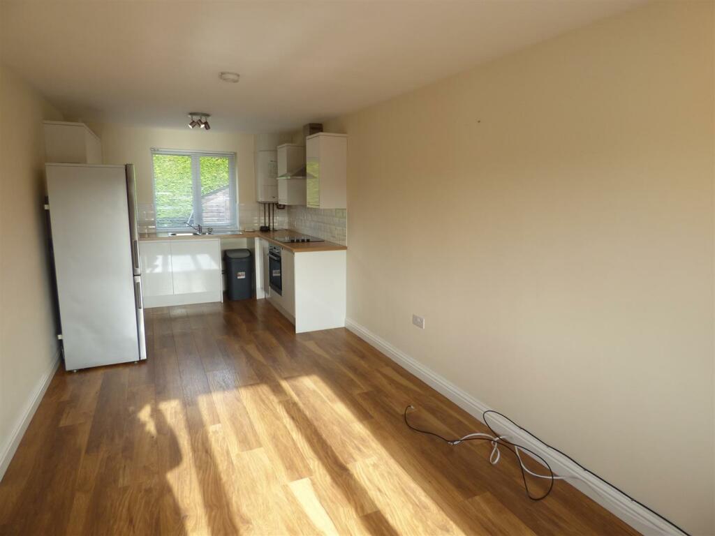 Kitchen Area.JPG