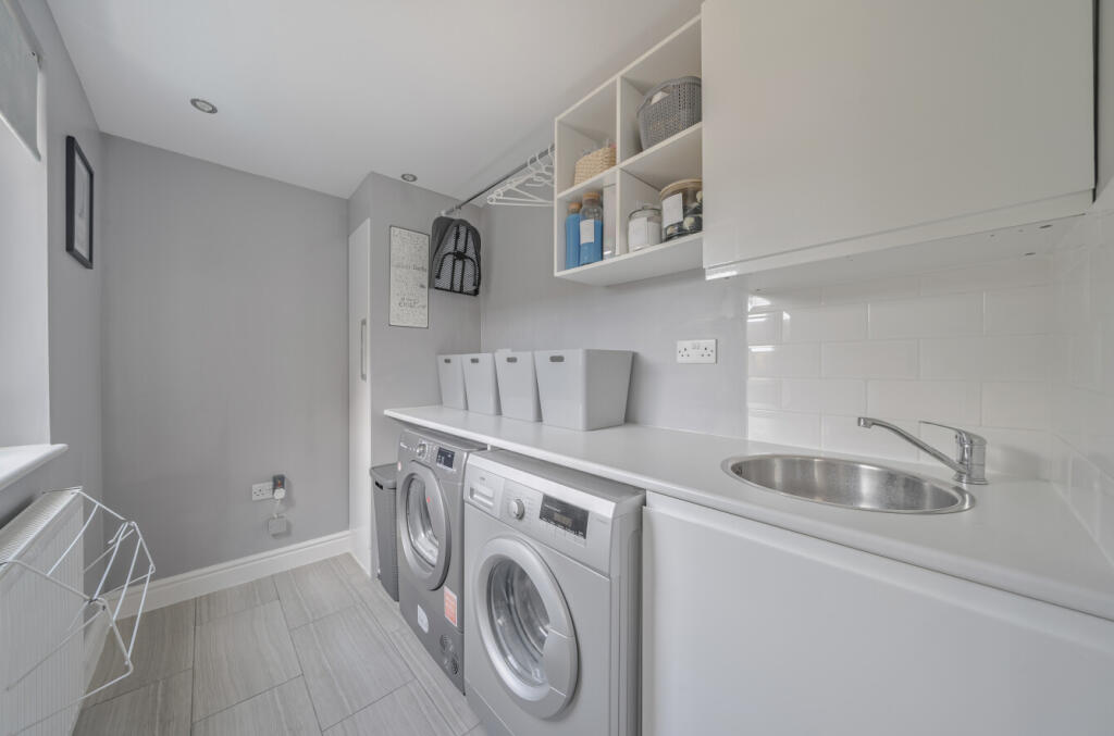 1326897768778a156783farw