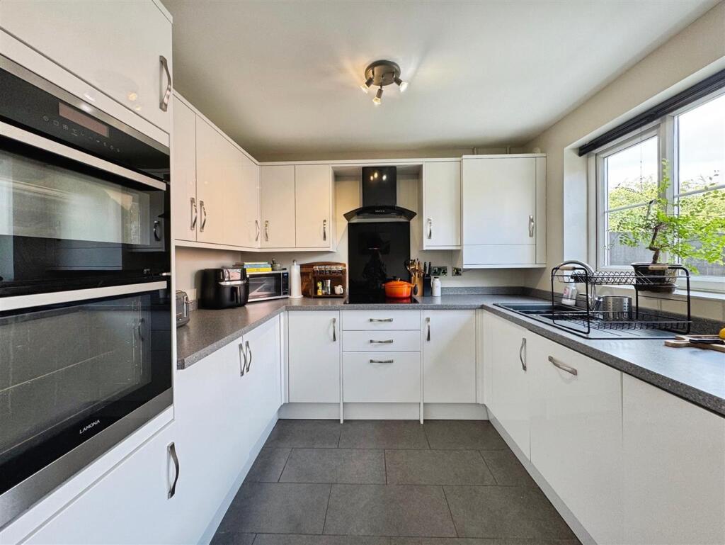 ab907f9e-8-4F52-A79A-626C353B82DF-2639-0000012843A