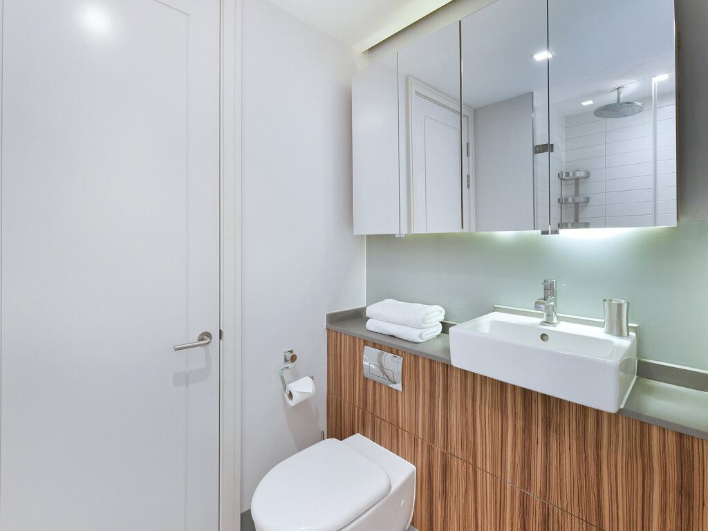 Upper St Martins Lan